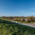 De Strandloper Vakantiehuisje Aan Het Strand - Ferienwohnung Am Meer